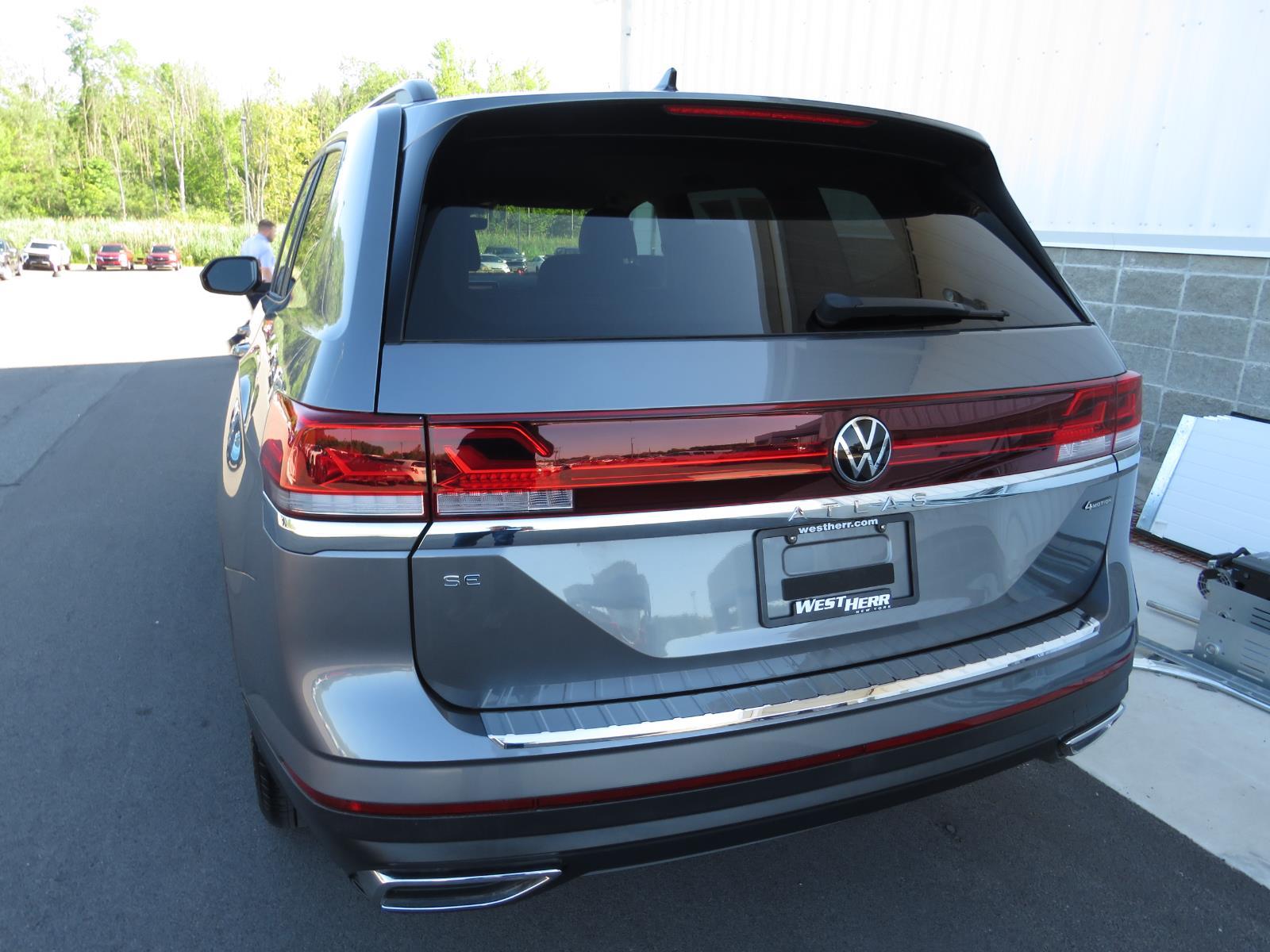 Used 2024 Platinum Gray Metallic Volkswagen 2.0T SE image 20