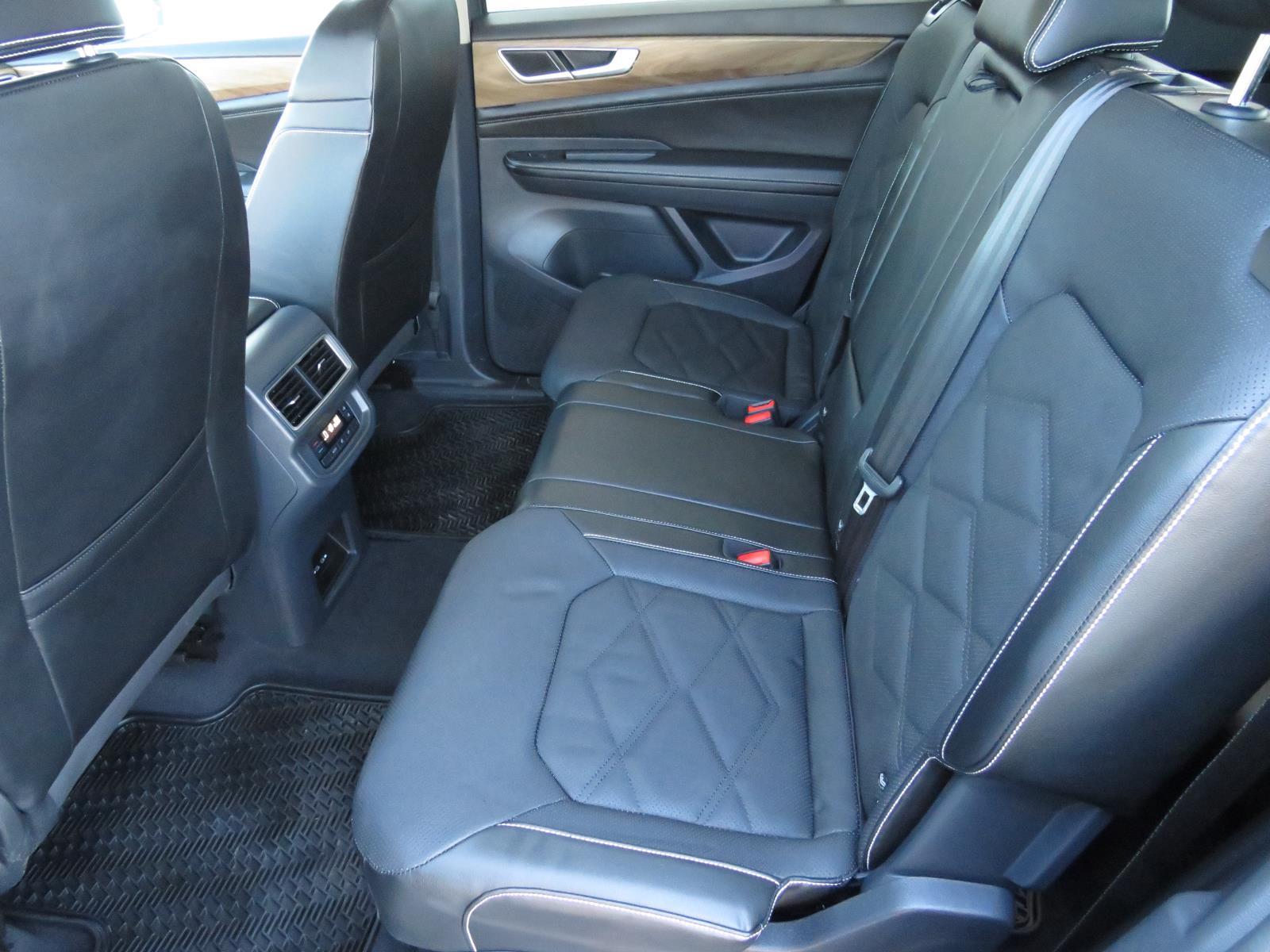 Used 2024 Platinum Gray Metallic Volkswagen 2.0T SE image 26