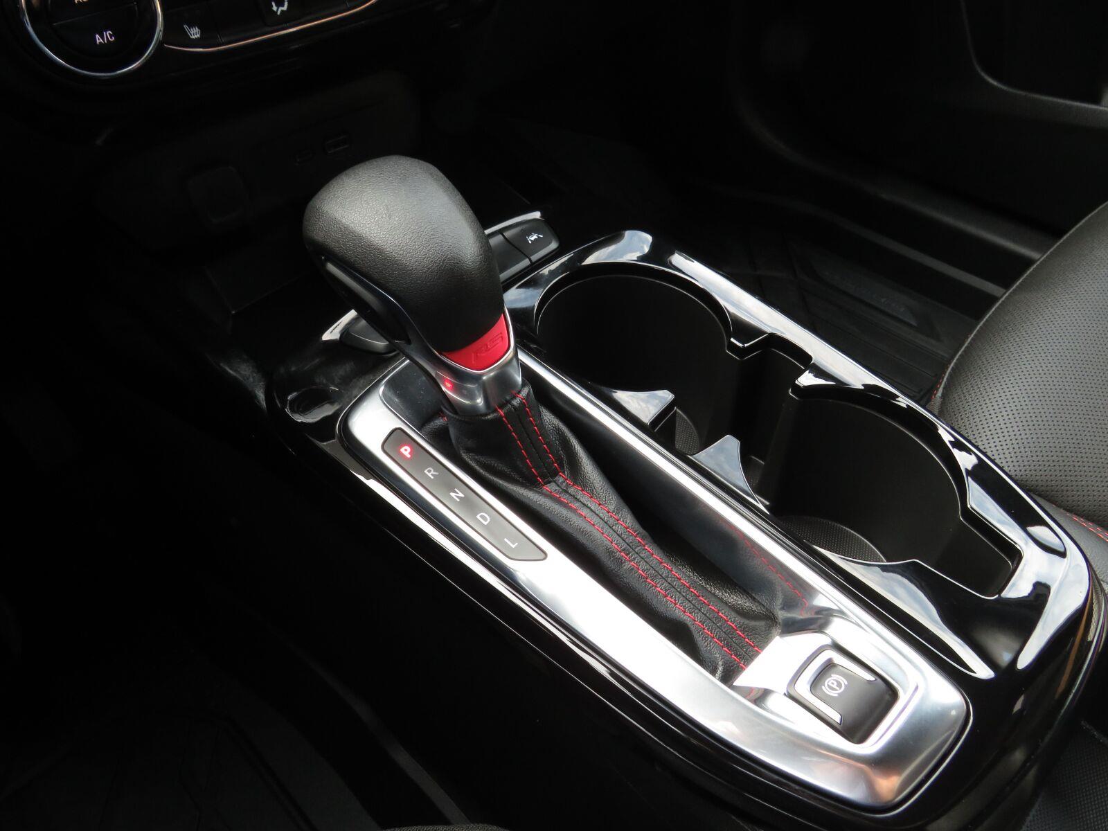 Used 2025 Summit White Chevrolet 2RS image 25