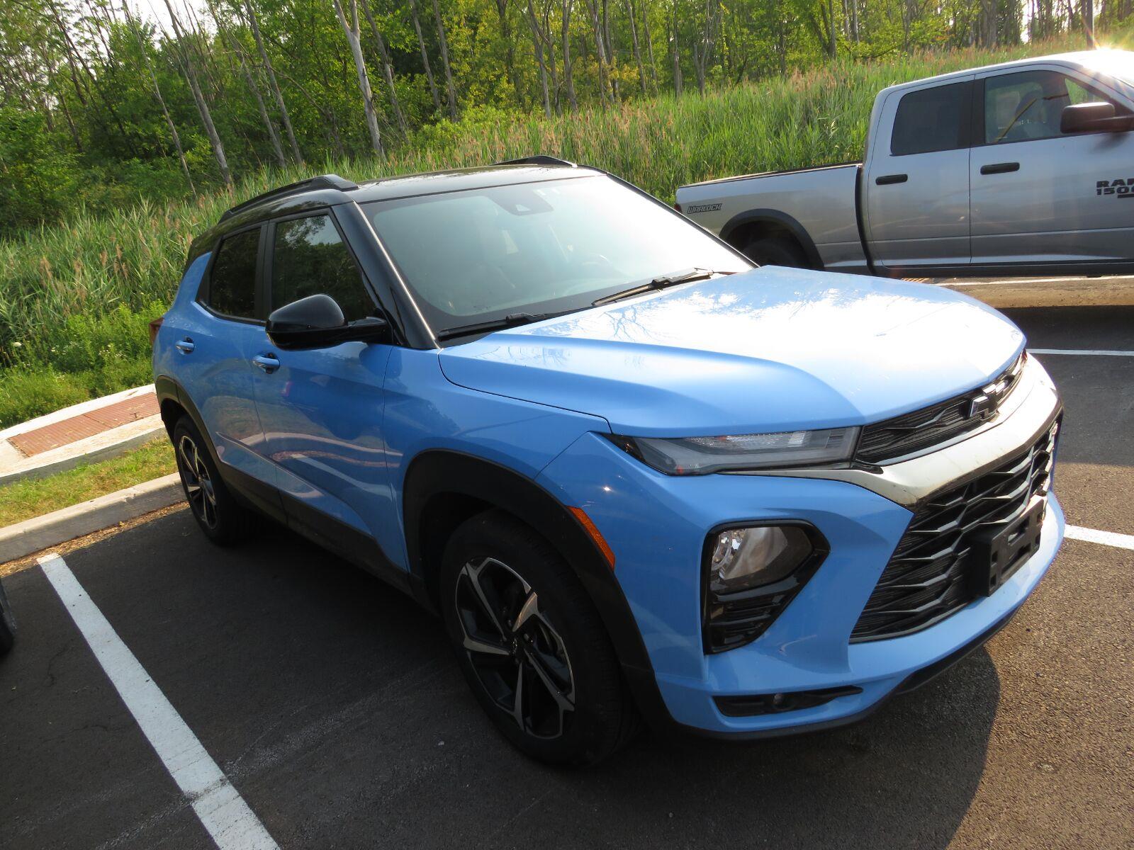 Used 2023 Fountain Blue Chevrolet RS image 4