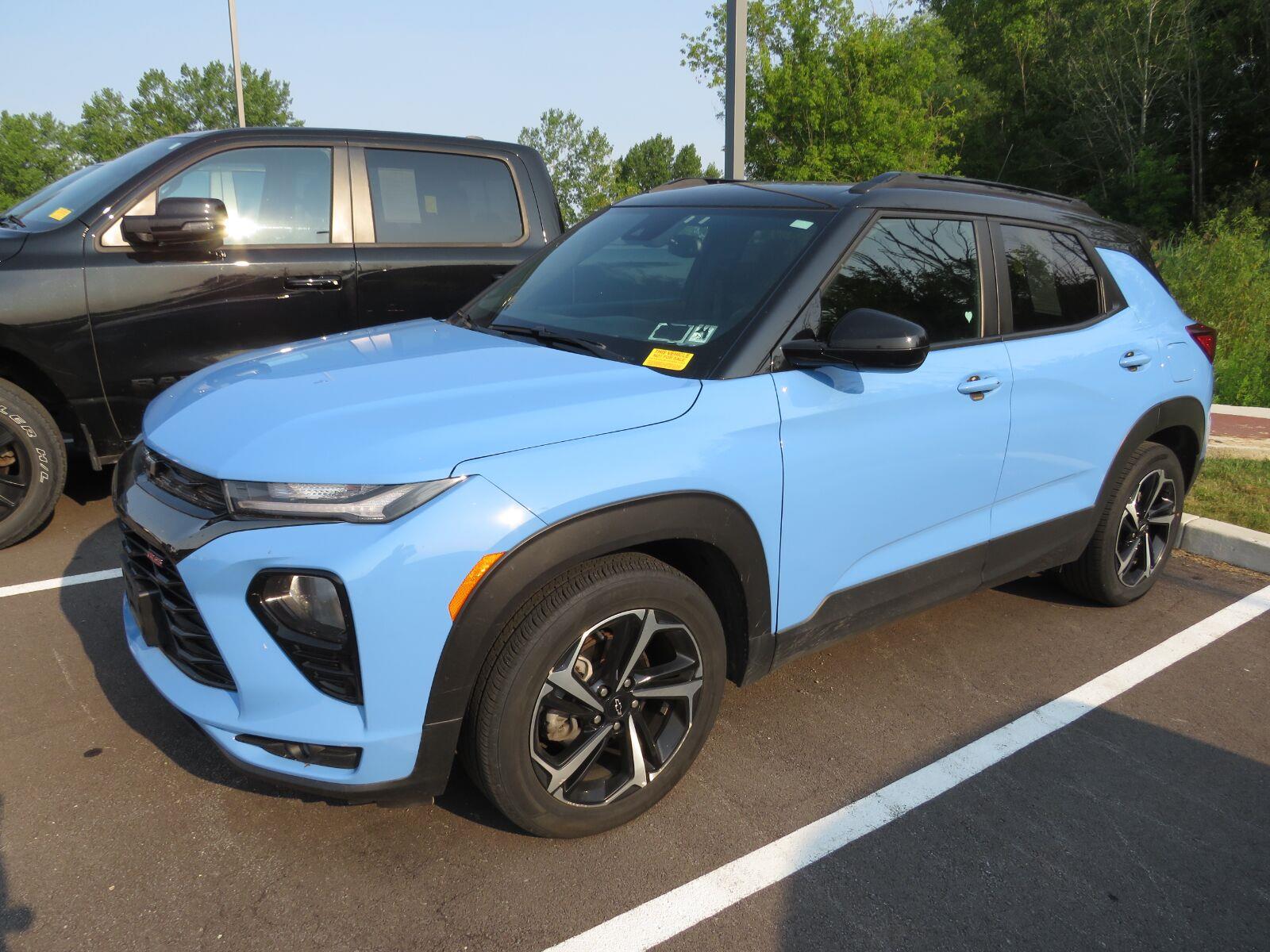 Used 2023 Fountain Blue Chevrolet RS image 6