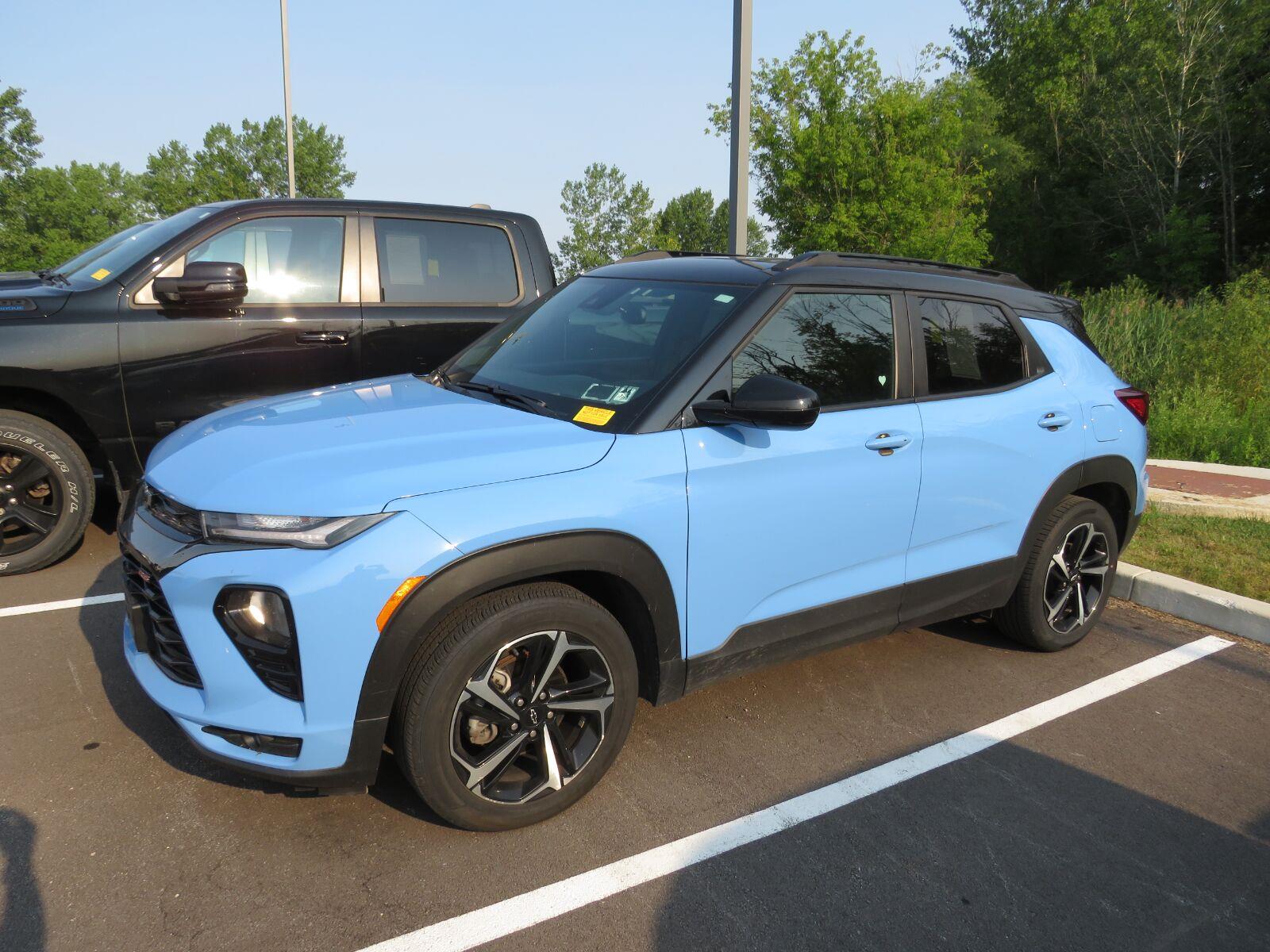 Used 2023 Fountain Blue Chevrolet RS image 7