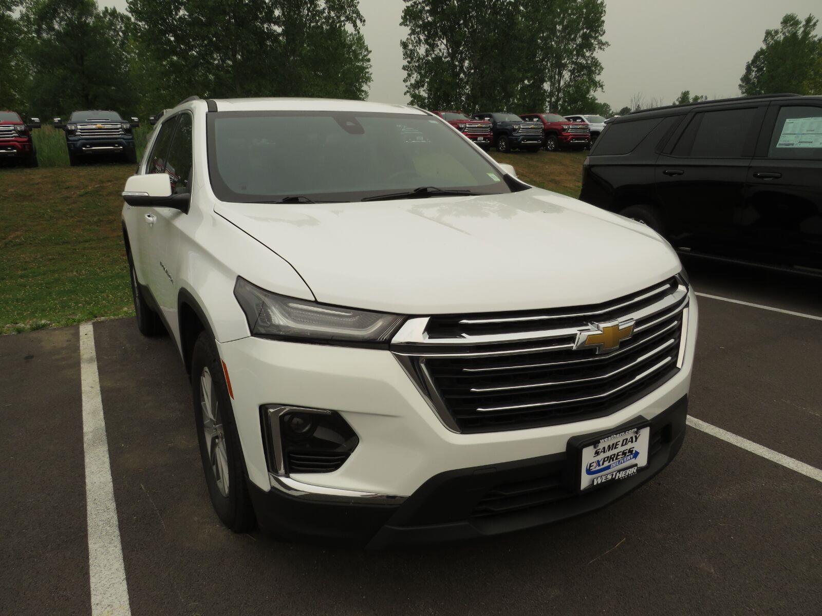 Used 2023 Summit White Chevrolet LT image 3