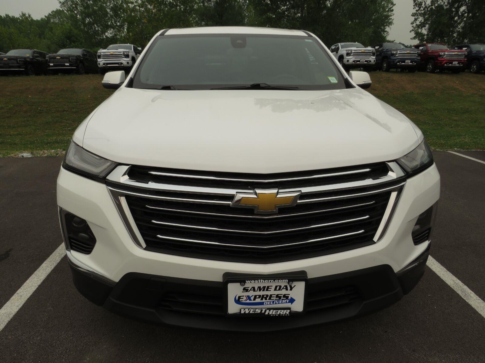 Used 2023 Summit White Chevrolet LT image 5