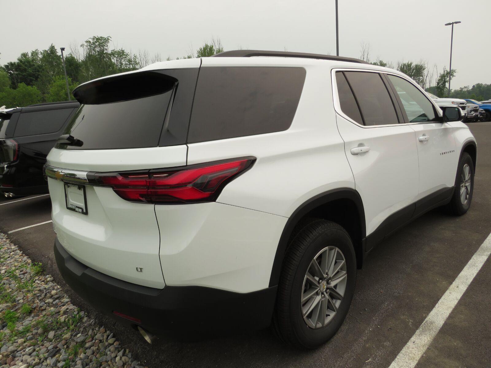 Used 2023 Summit White Chevrolet LT image 9