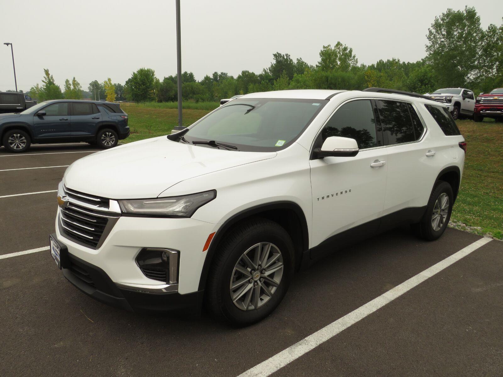 Used 2023 Summit White Chevrolet LT image 10