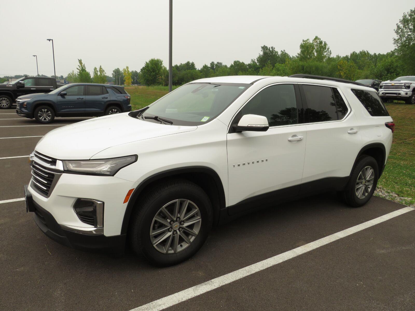 Used 2023 Summit White Chevrolet LT image 11