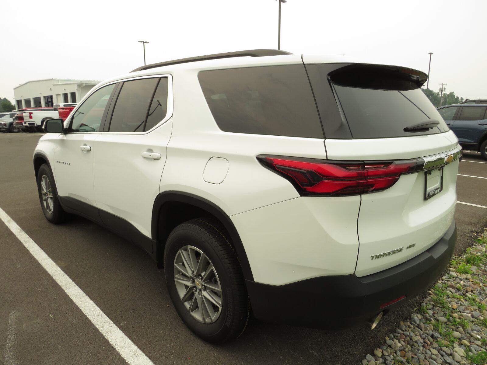 Used 2023 Summit White Chevrolet LT image 13