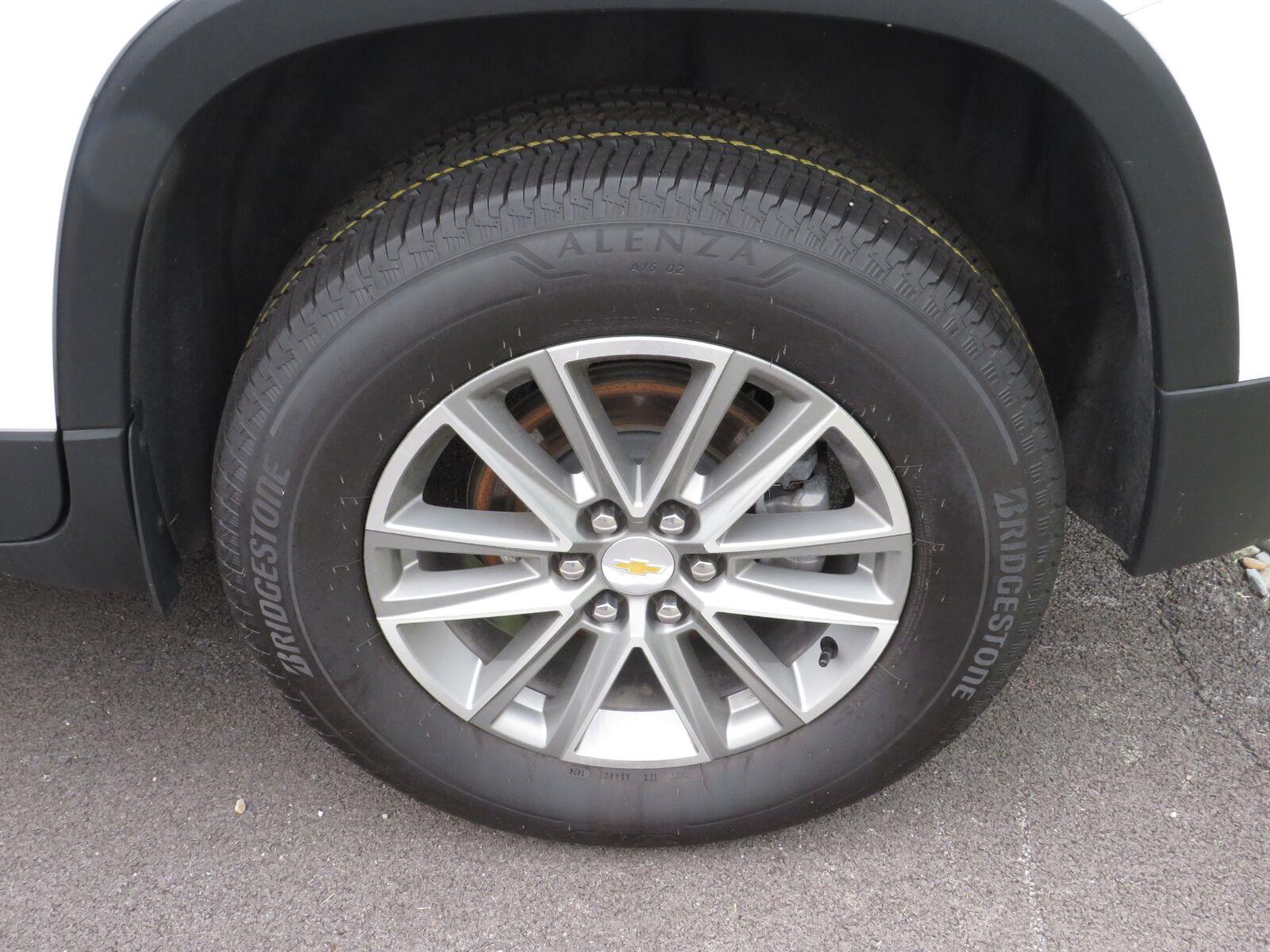 Used 2023 Summit White Chevrolet LT image 14