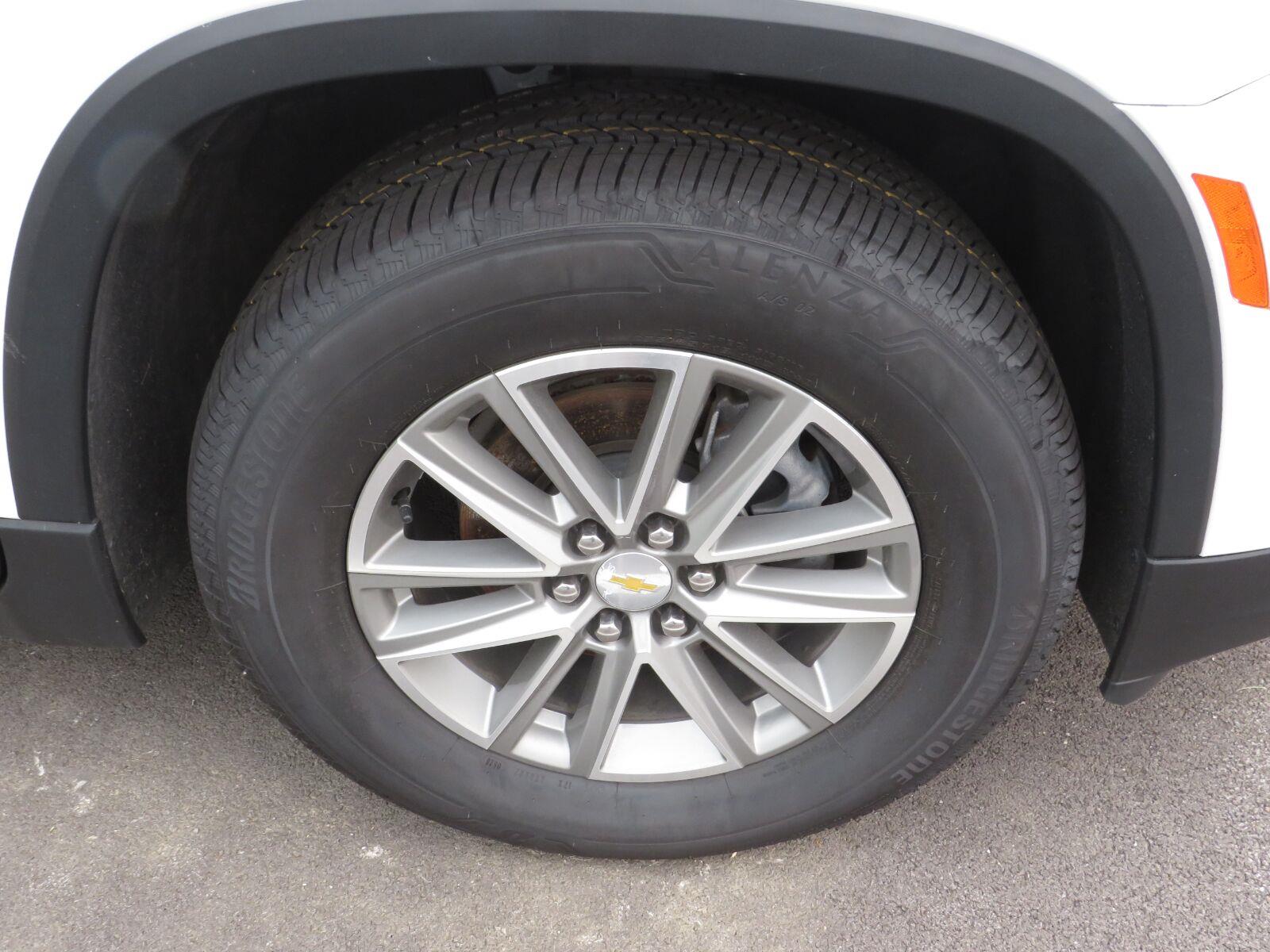 Used 2023 Summit White Chevrolet LT image 16