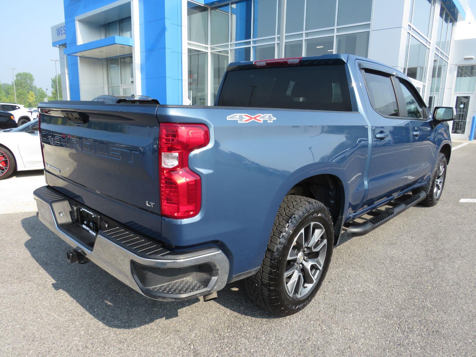 Used 2024 Lakeshore Blue Metallic Chevrolet LT image 6