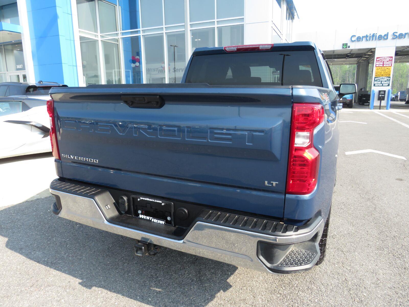Used 2024 Lakeshore Blue Metallic Chevrolet LT image 8