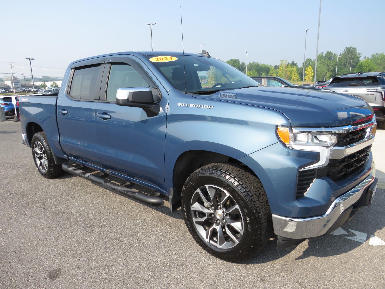 Used 2024 Lakeshore Blue Metallic Chevrolet LT image 11