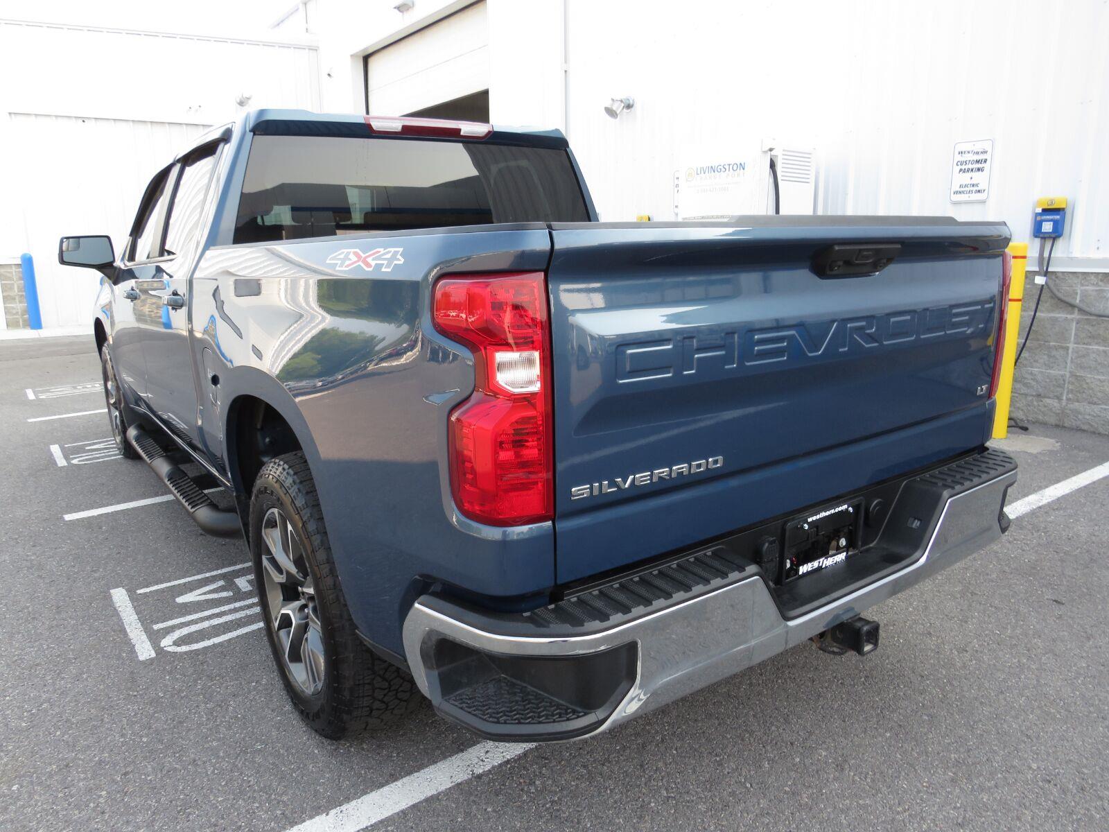 Used 2024 Lakeshore Blue Metallic Chevrolet LT image 18