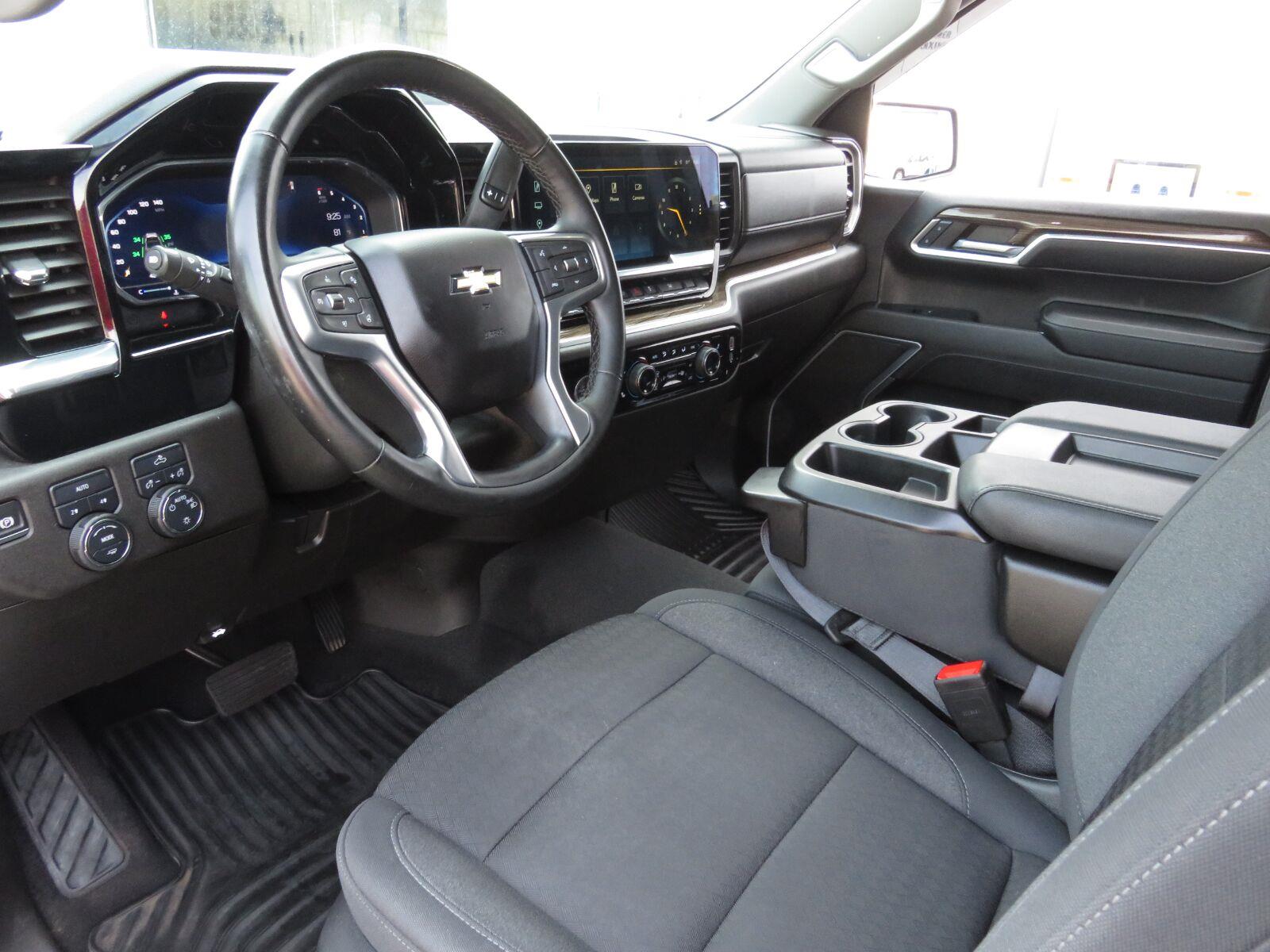 Used 2024 Lakeshore Blue Metallic Chevrolet LT image 23