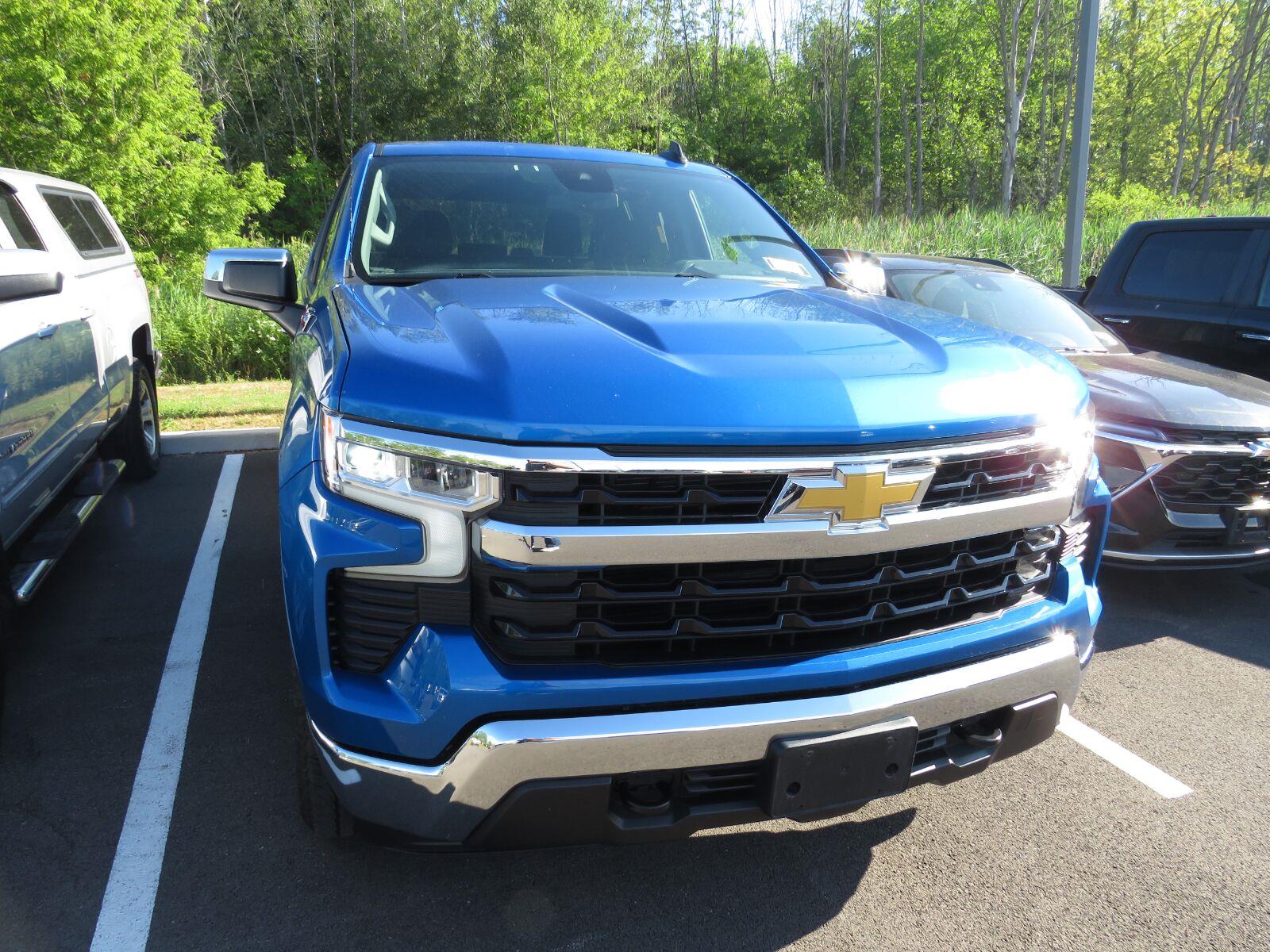 Used 2023 Glacier Blue Metallic Chevrolet LT image 2