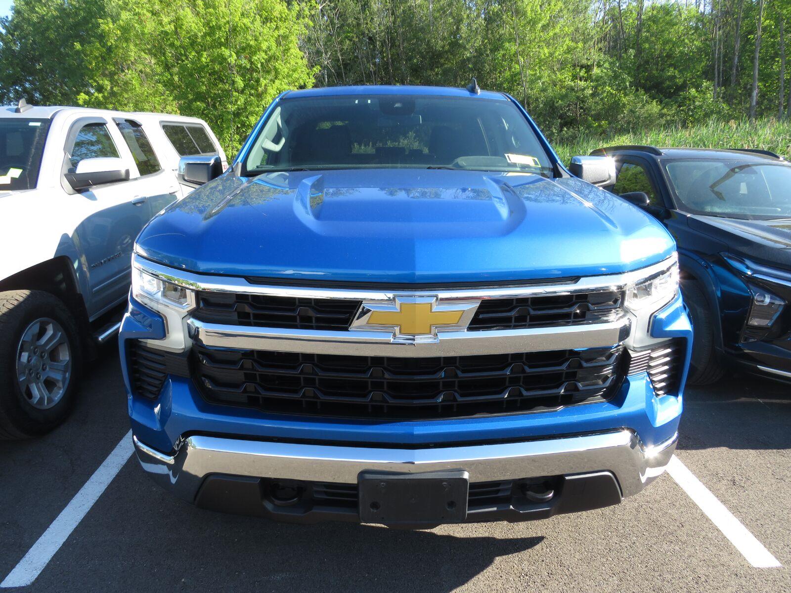 Used 2023 Glacier Blue Metallic Chevrolet LT image 4