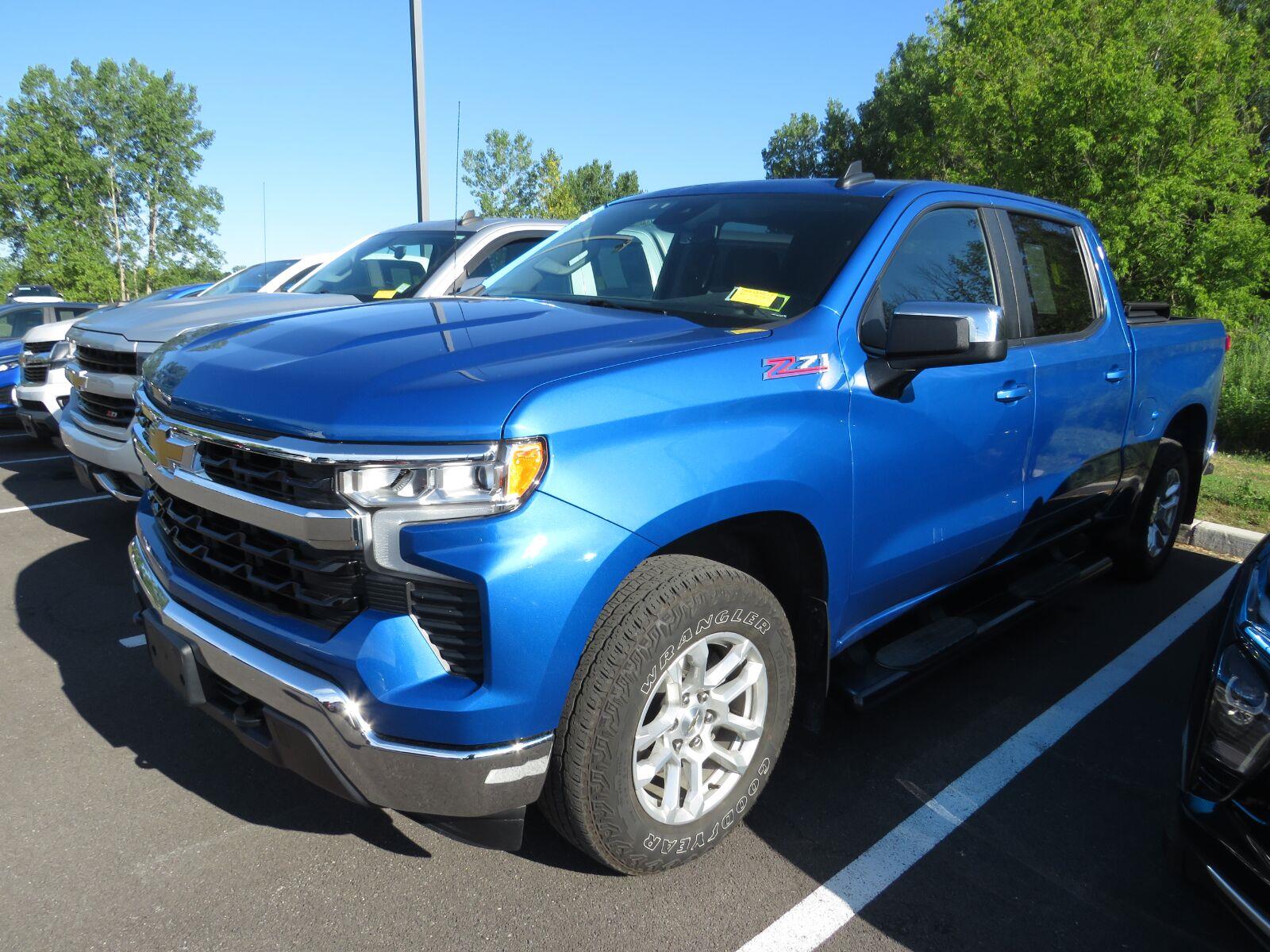 Used 2023 Glacier Blue Metallic Chevrolet LT image 6