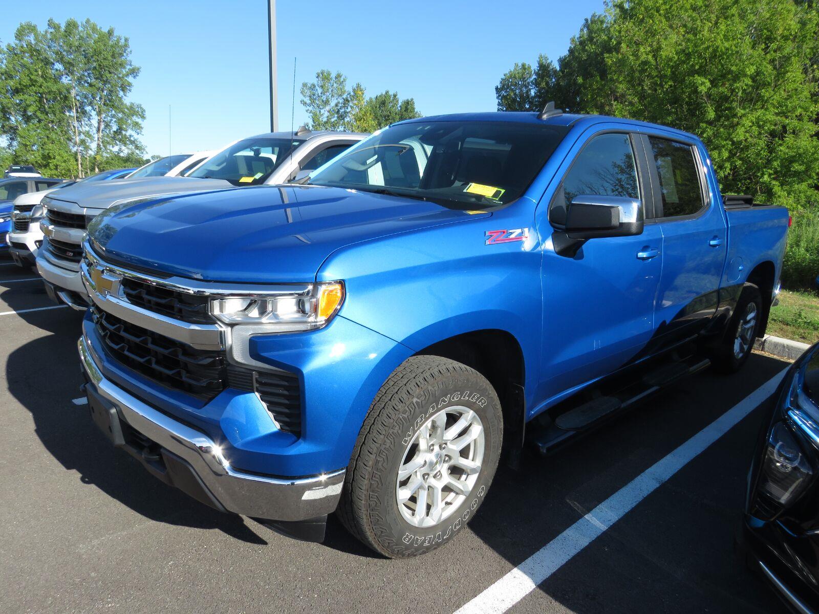 Used 2023 Glacier Blue Metallic Chevrolet LT image 7