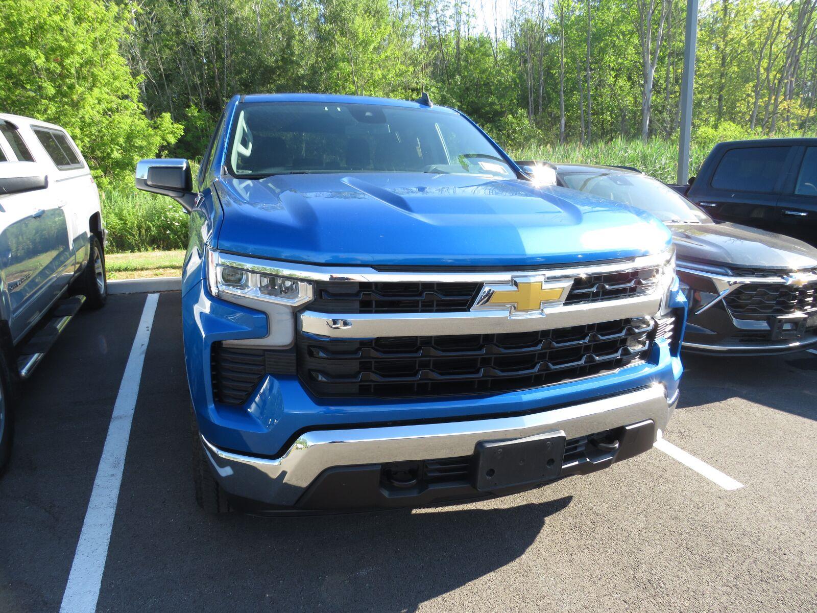 Used 2023 Glacier Blue Metallic Chevrolet LT image 13