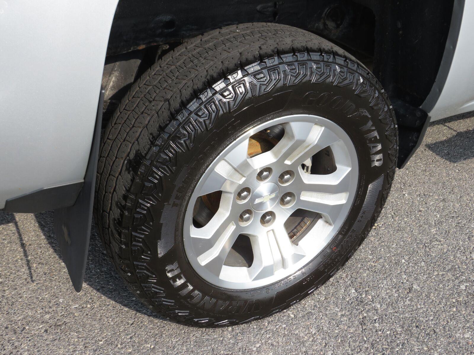Used 2019 Silver Ice Metallic Chevrolet LT image 10