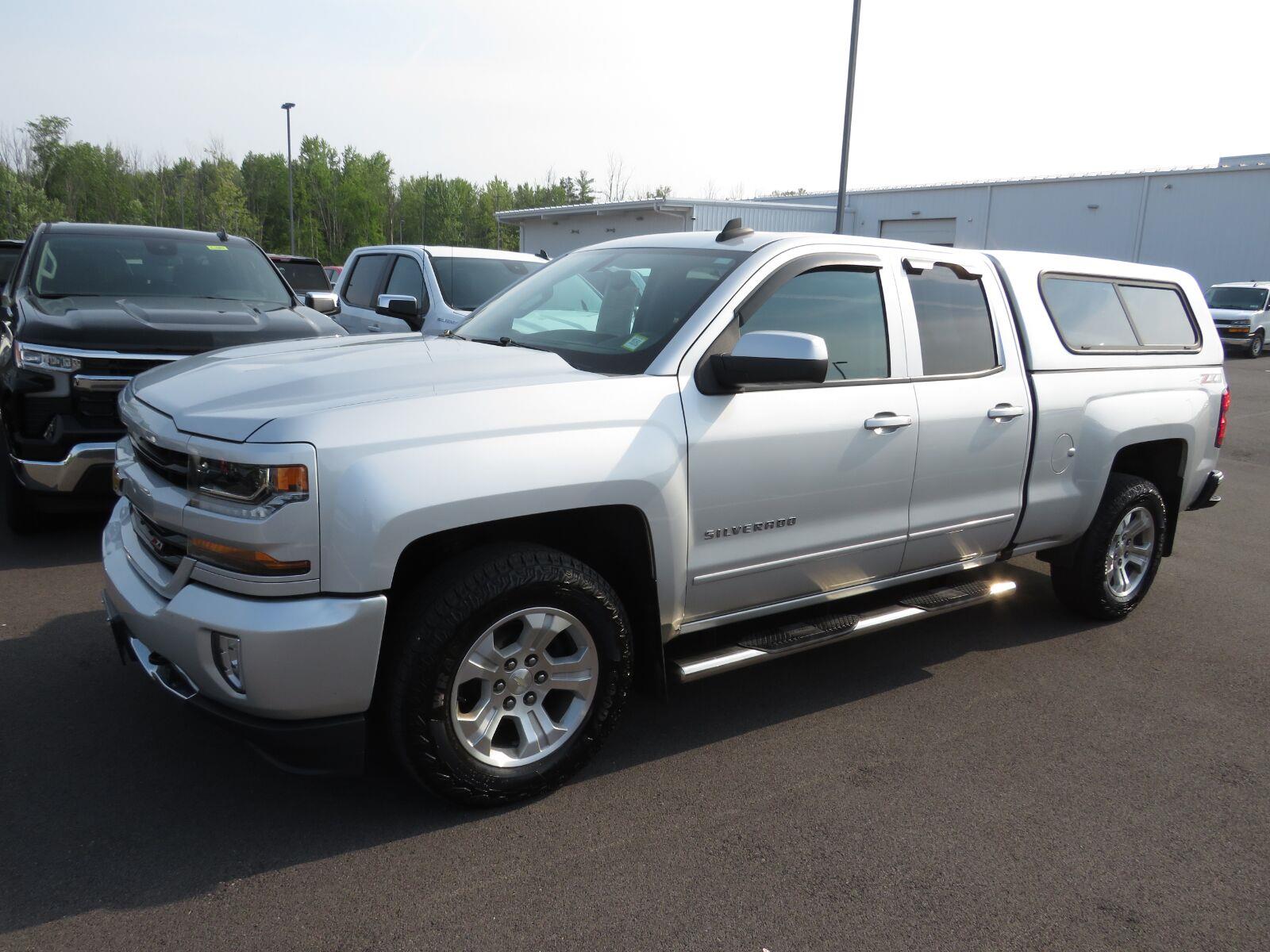 Used 2019 Silver Ice Metallic Chevrolet LT image 14