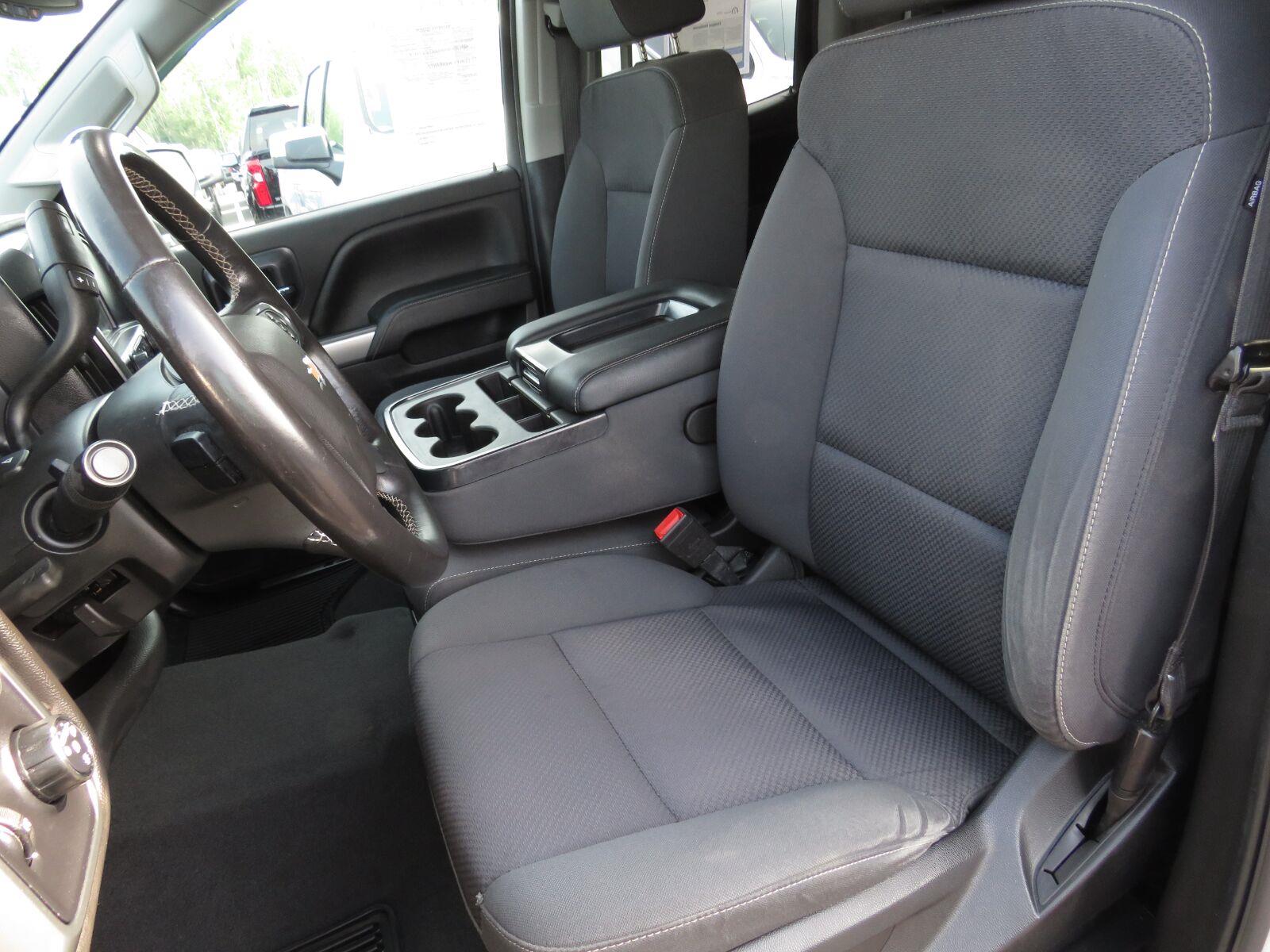 Used 2019 Silver Ice Metallic Chevrolet LT image 23