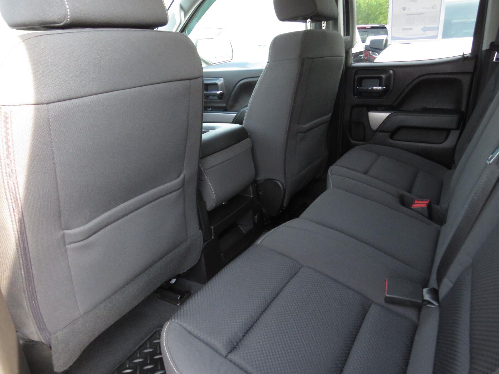 Used 2019 Silver Ice Metallic Chevrolet LT image 25