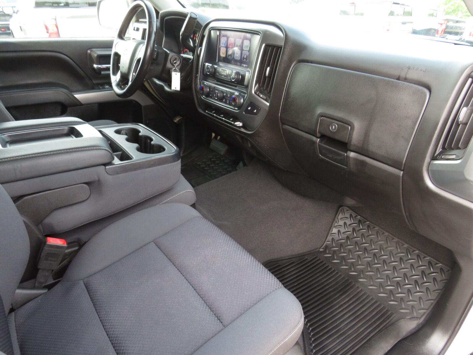 Used 2019 Silver Ice Metallic Chevrolet LT image 27
