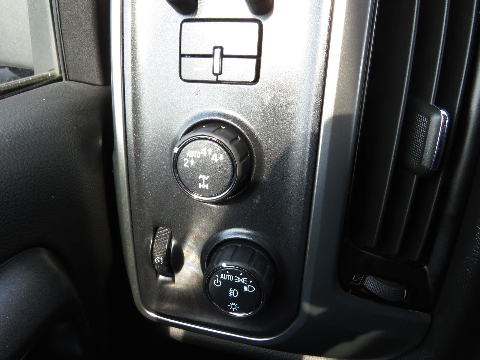 Used 2019 Silver Ice Metallic Chevrolet LT image 32