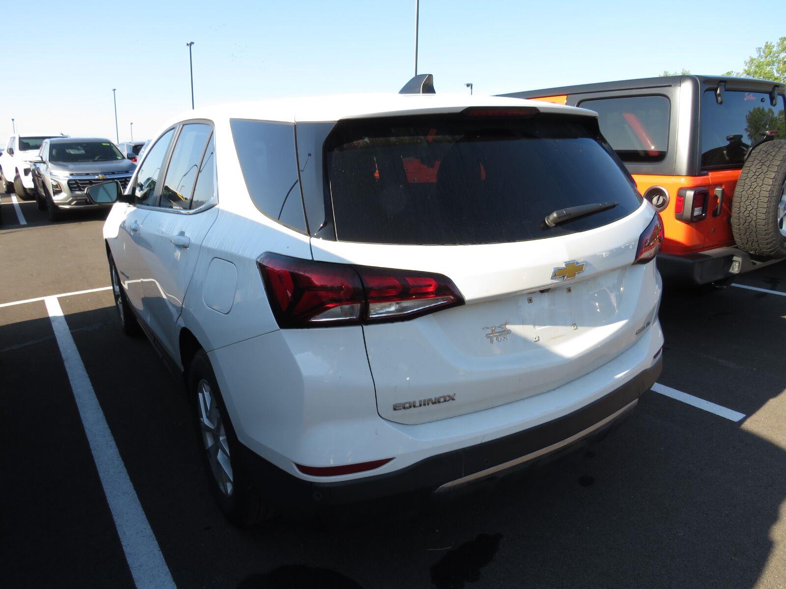 Used 2024 Summit White Chevrolet LT image 8