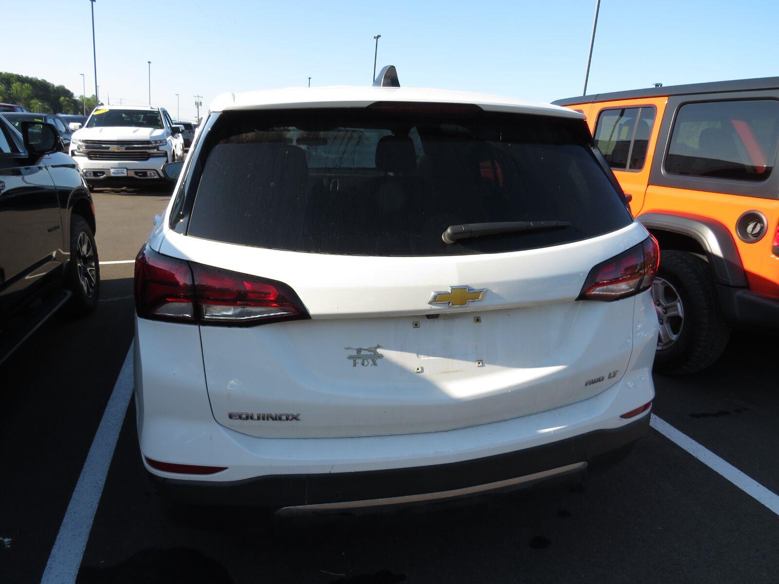 Used 2024 Summit White Chevrolet LT image 10