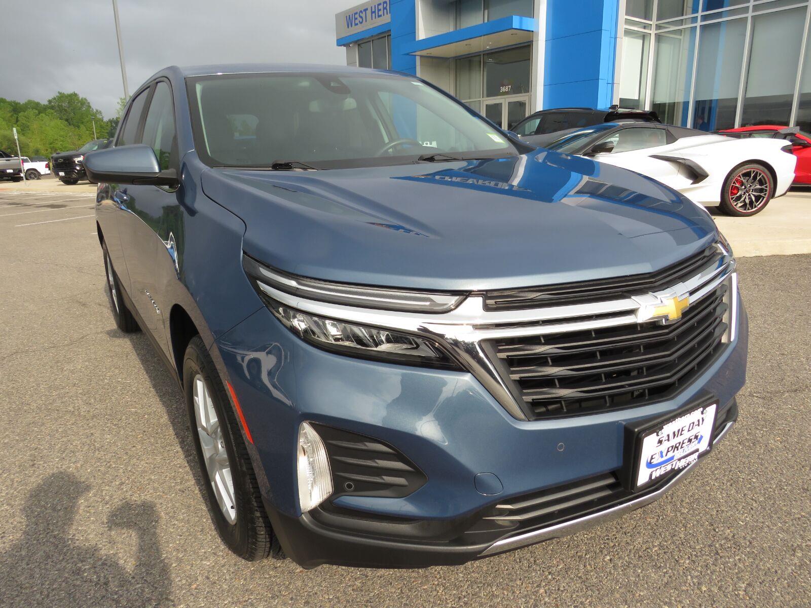 Used 2024 Lakeshore Blue Metallic Chevrolet LT image 3