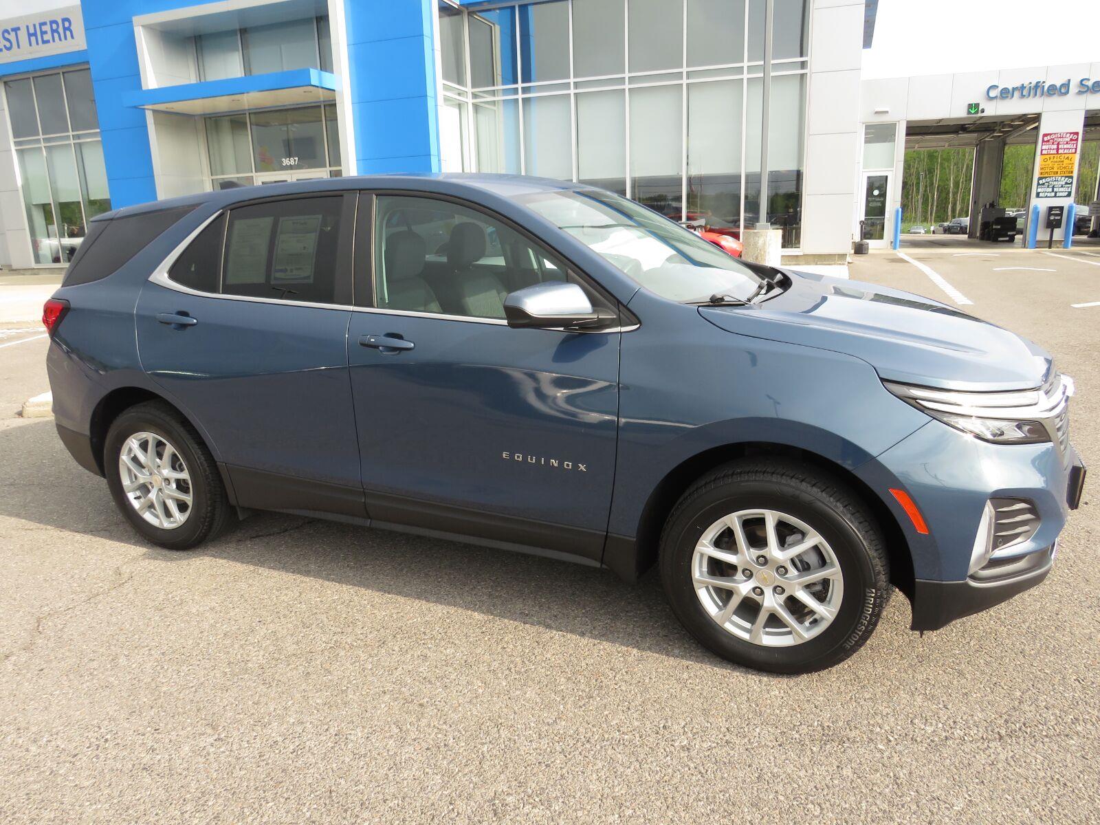 Used 2024 Lakeshore Blue Metallic Chevrolet LT image 5