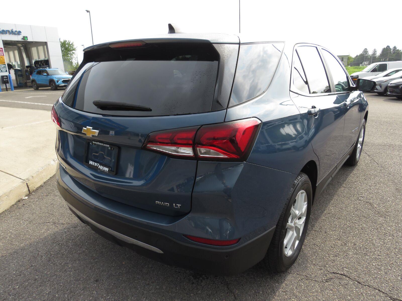 Used 2024 Lakeshore Blue Metallic Chevrolet LT image 7