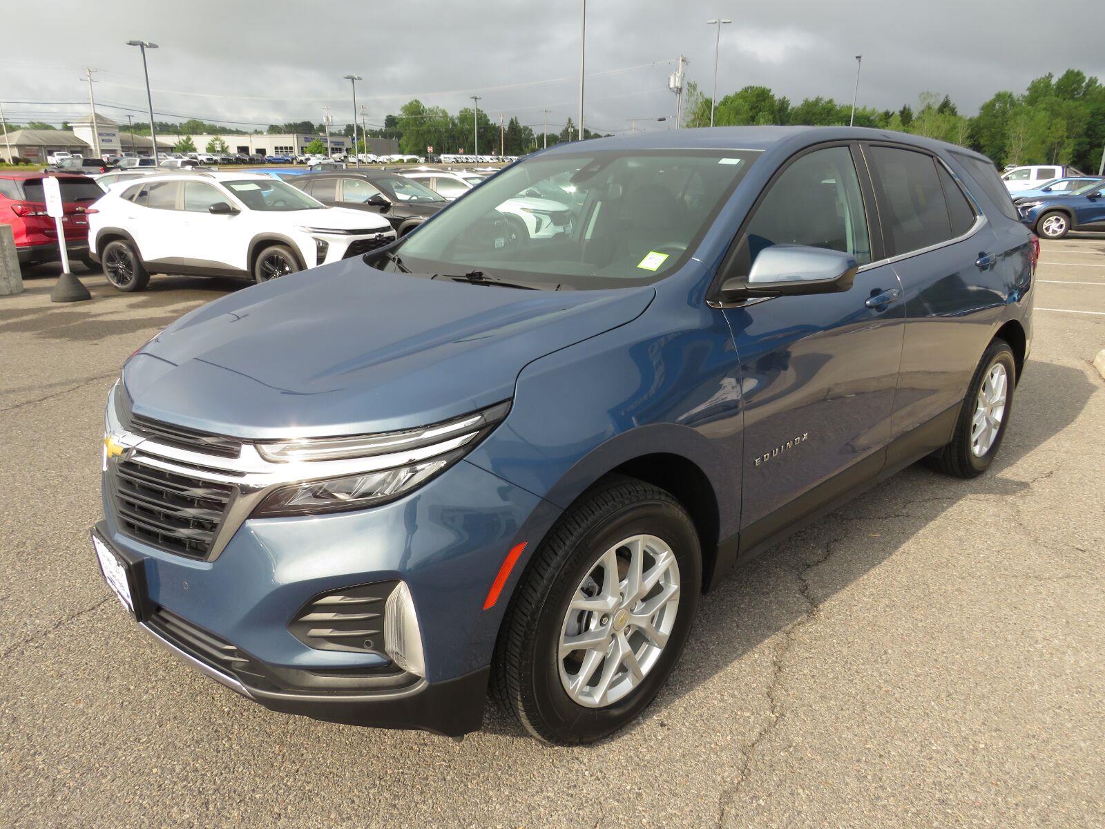 Used 2024 Lakeshore Blue Metallic Chevrolet LT image 9