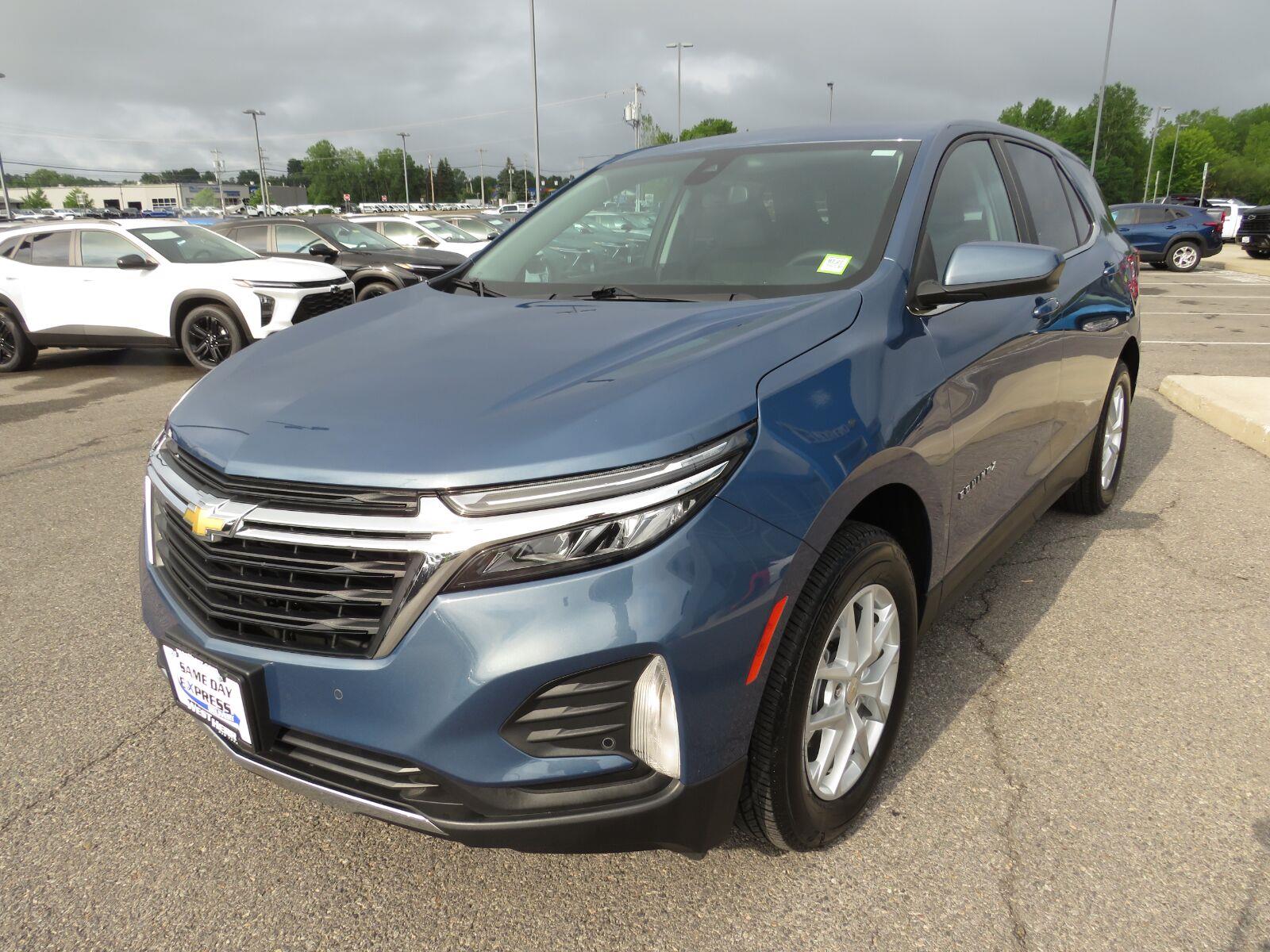 Used 2024 Lakeshore Blue Metallic Chevrolet LT image 10