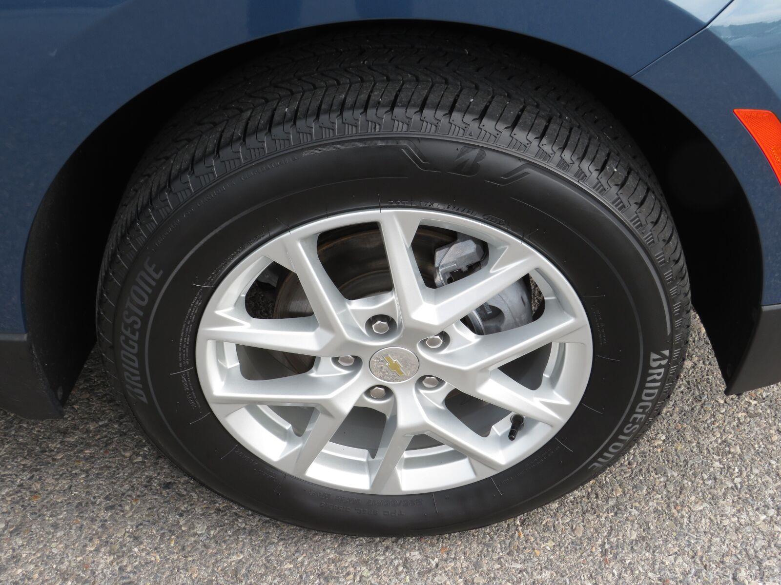 Used 2024 Lakeshore Blue Metallic Chevrolet LT image 14