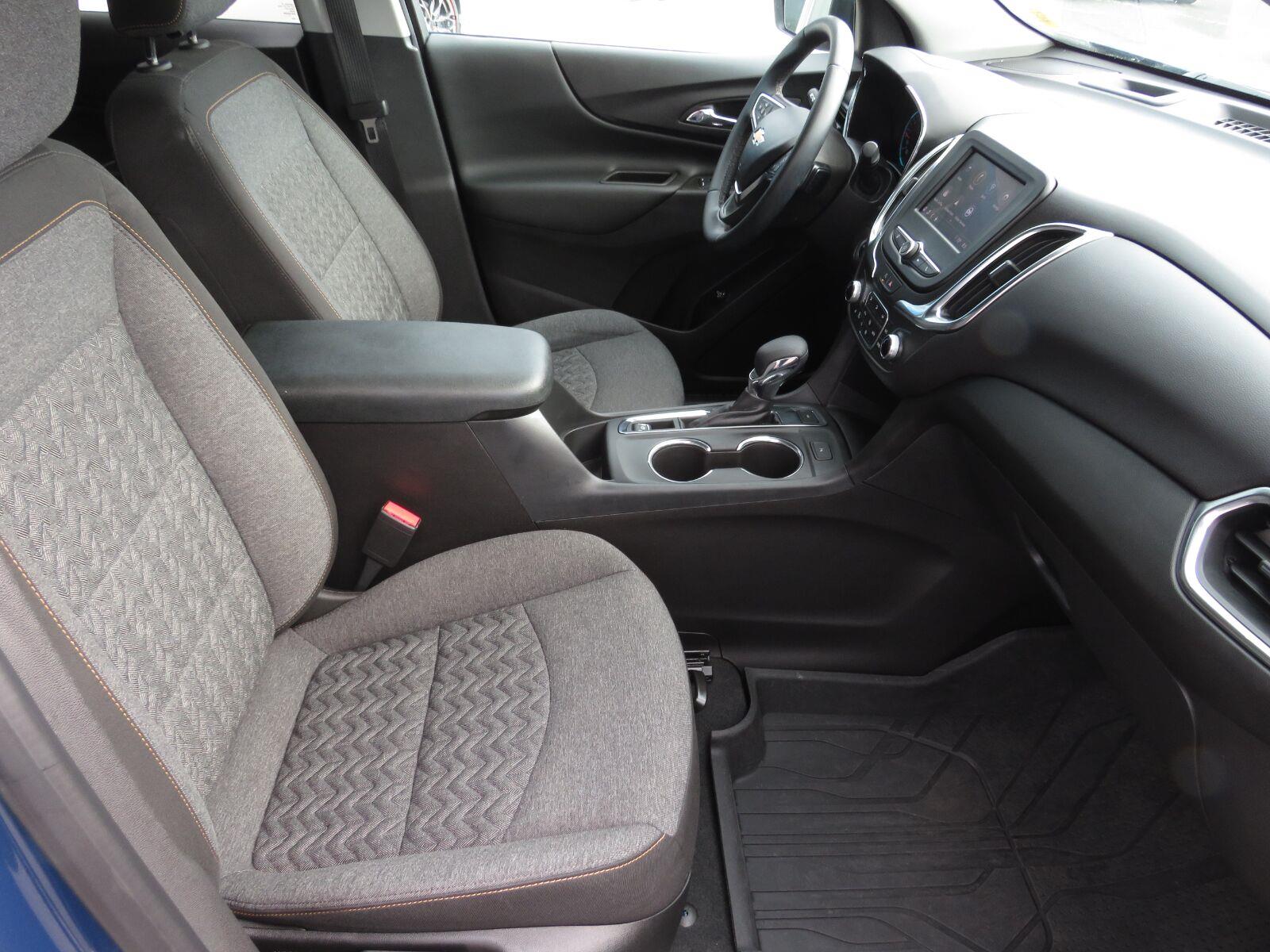 Used 2024 Lakeshore Blue Metallic Chevrolet LT image 16