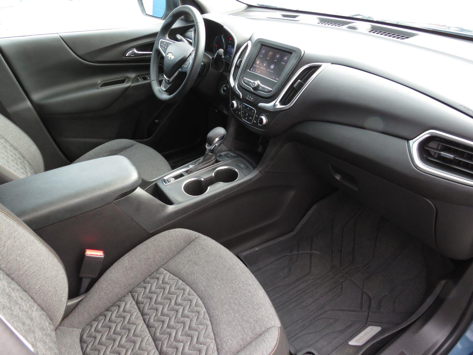Used 2024 Lakeshore Blue Metallic Chevrolet LT image 17