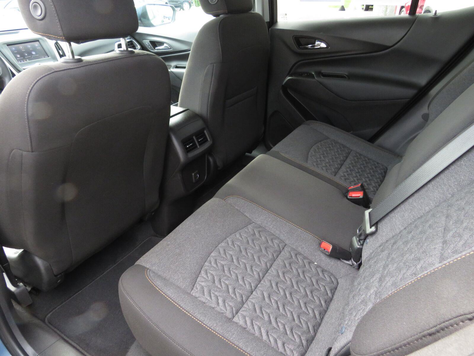 Used 2024 Lakeshore Blue Metallic Chevrolet LT image 23