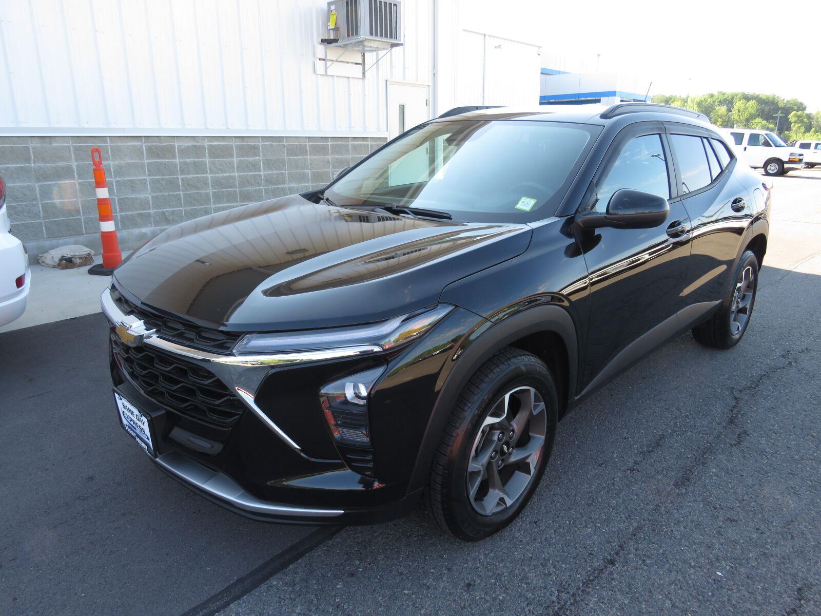 Used 2024 Mosaic Black Metallic Chevrolet LT image 10