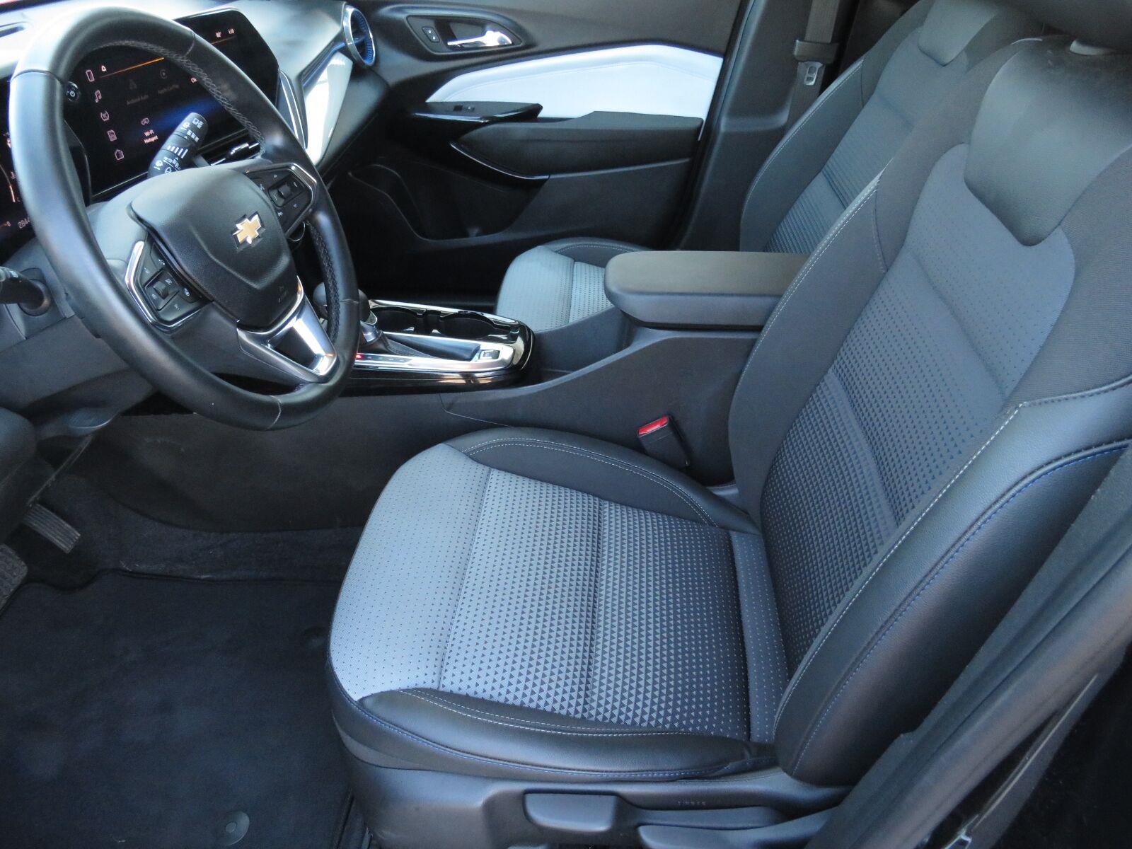 Used 2024 Mosaic Black Metallic Chevrolet LT image 17