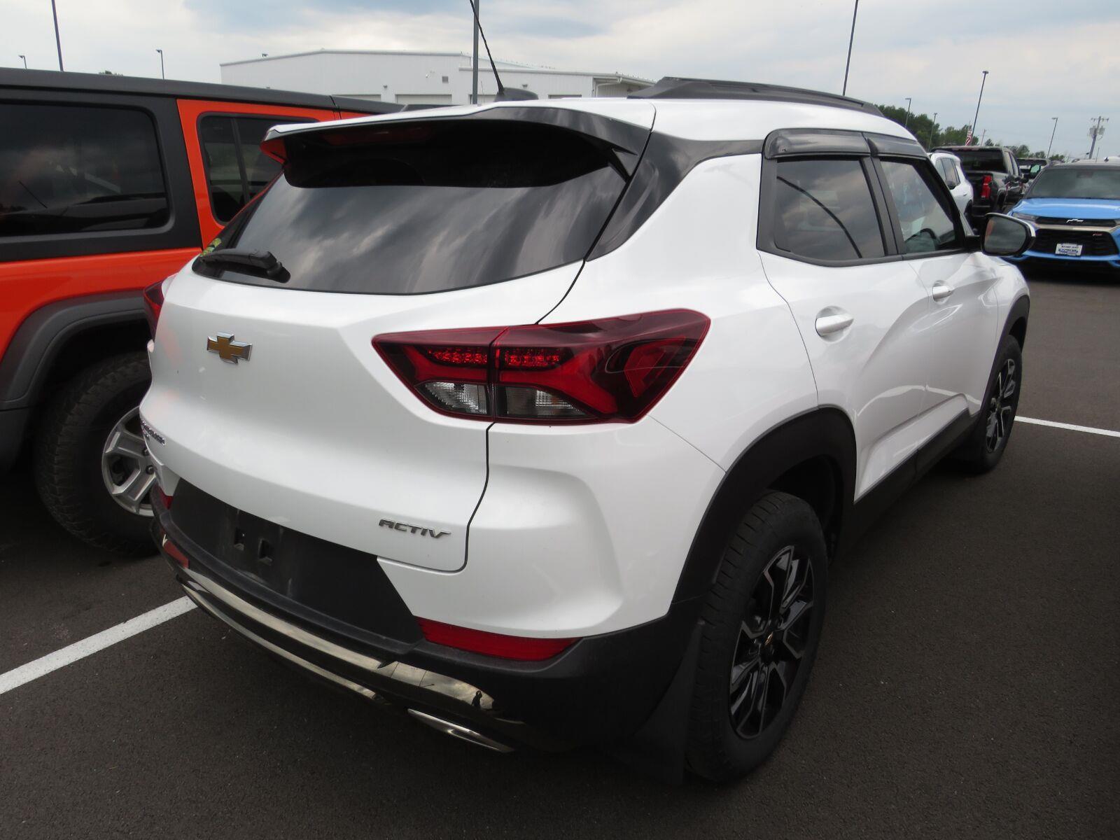 Used 2023 Summit White Chevrolet ACTIV image 8