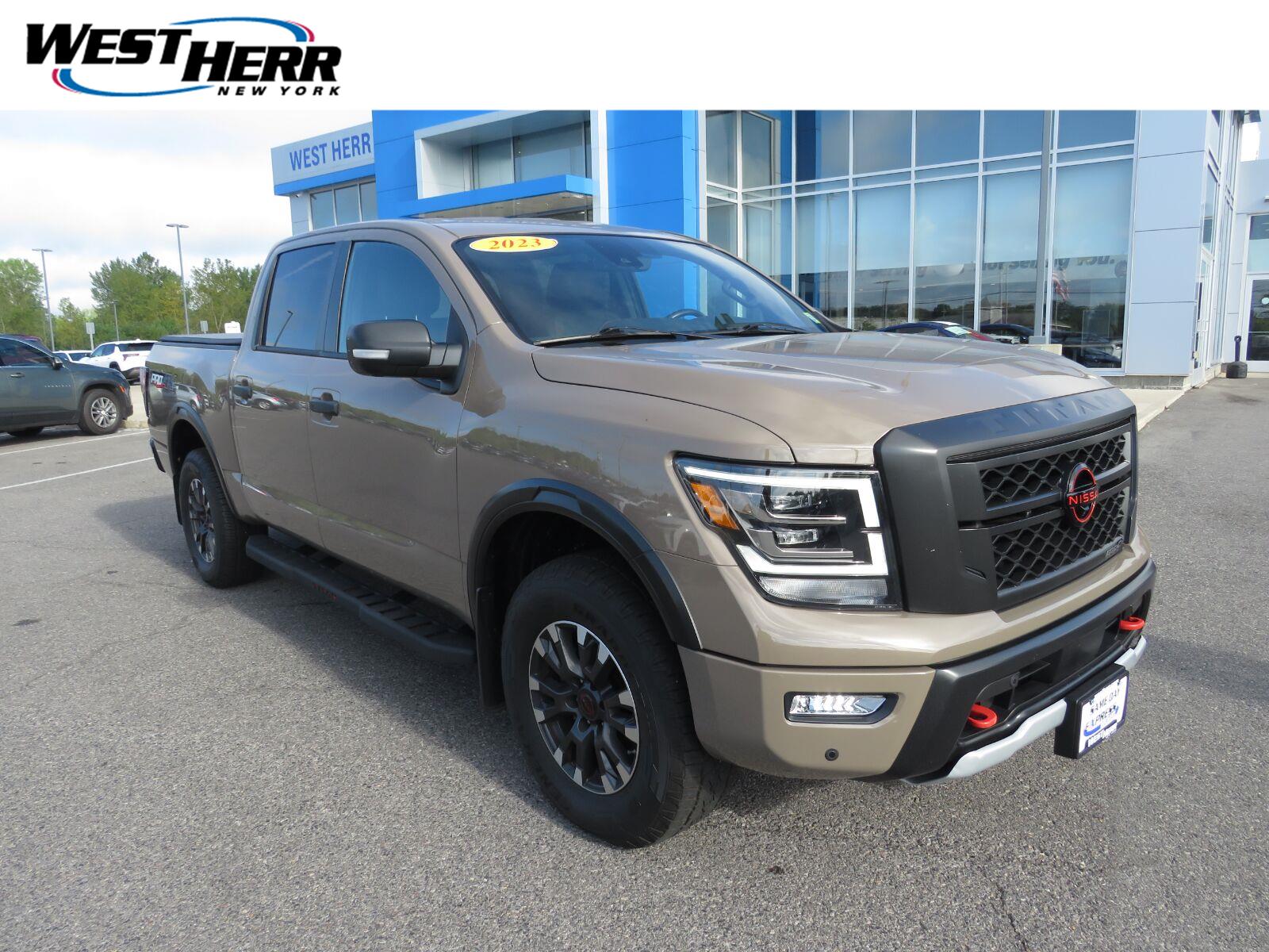 2023 Nissan Titan PRO-4X Crew Cab 4WD
