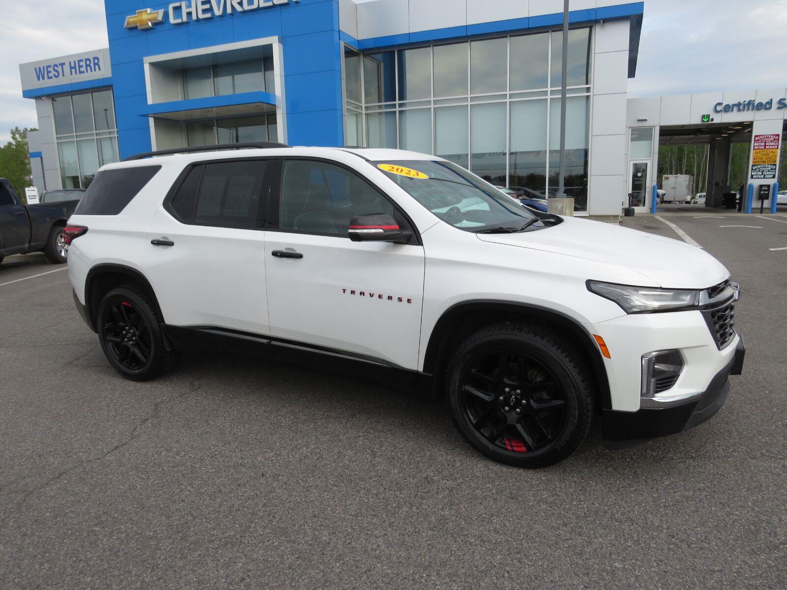 Used 2023 Iridescent Pearl Tricoat Chevrolet Premier image 5