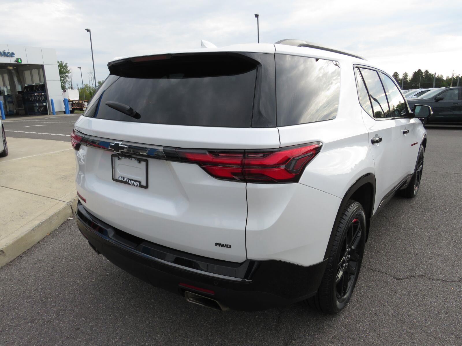 Used 2023 Iridescent Pearl Tricoat Chevrolet Premier image 7