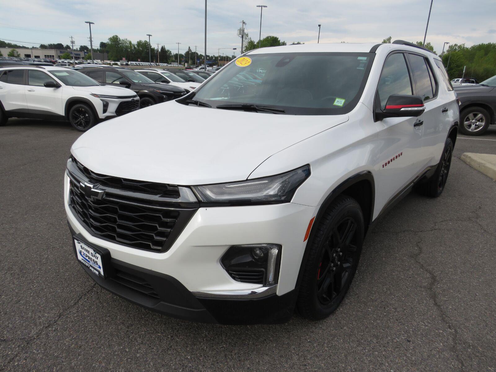 Used 2023 Iridescent Pearl Tricoat Chevrolet Premier image 11