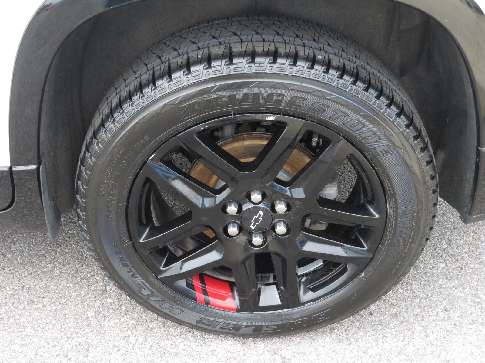 Used 2023 Iridescent Pearl Tricoat Chevrolet Premier image 15