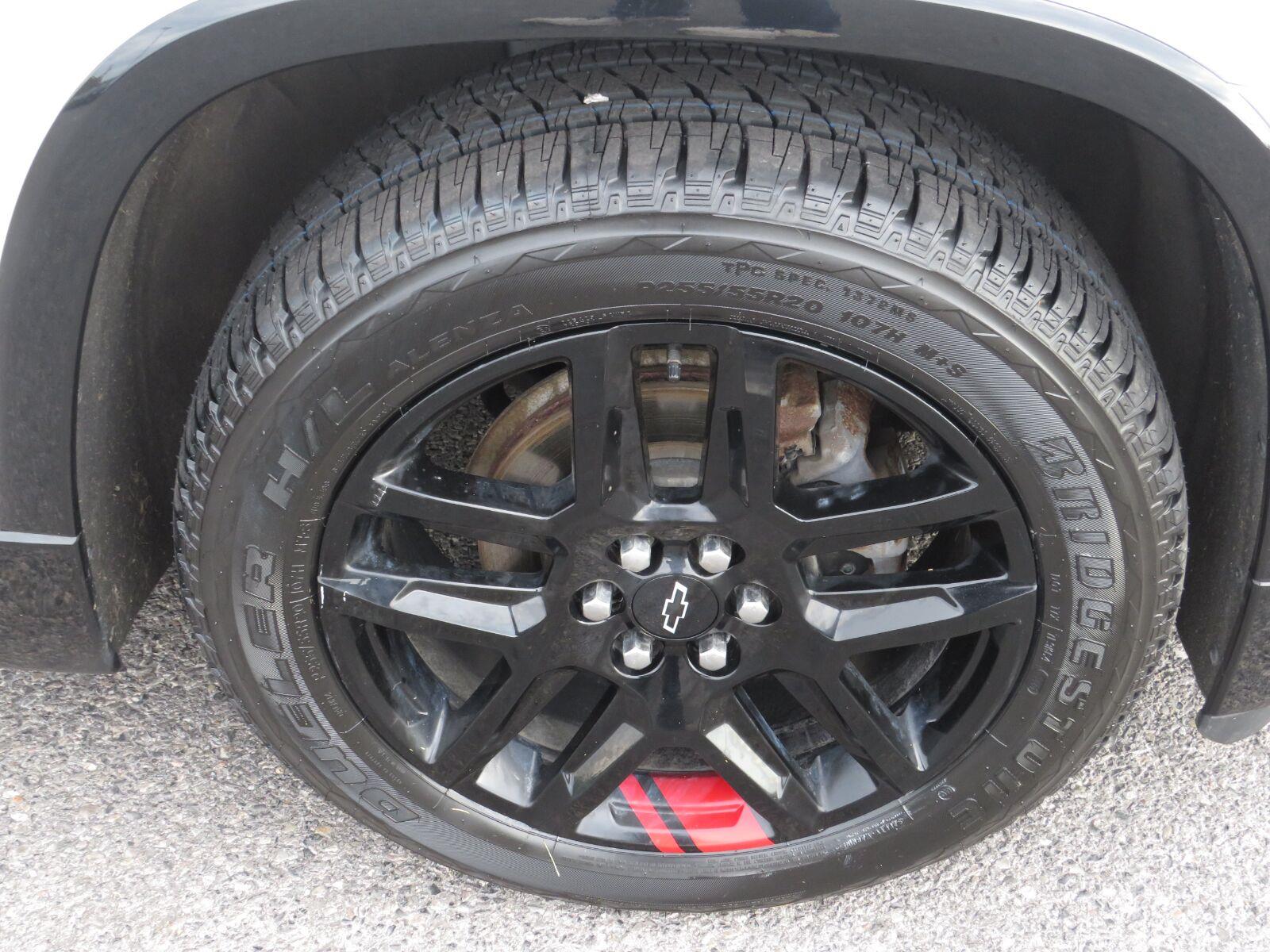 Used 2023 Iridescent Pearl Tricoat Chevrolet Premier image 16